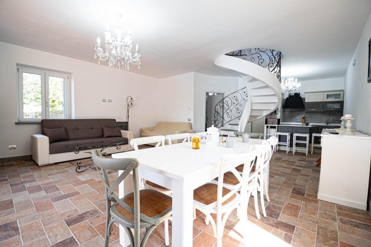 Luxury Villa Arianna Tarano Екстериор снимка