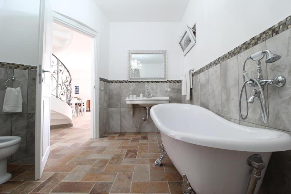 Luxury Villa Arianna Tarano Екстериор снимка
